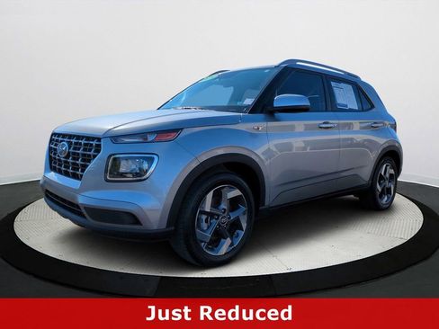 Used 2025 Hyundai Venue SEL image 1