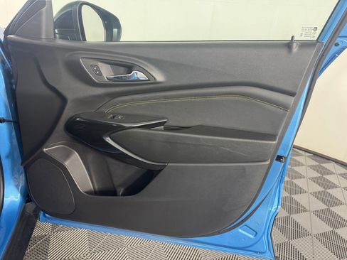 Used 2025 Chevrolet Trax ACTIV w/ Sunroof Package FWD image 33