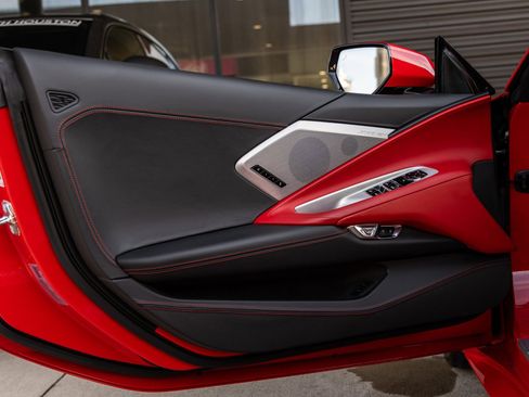 Used 2021 Chevrolet Corvette Stingray Premium Conv w/ Z51 Performance Package image 25