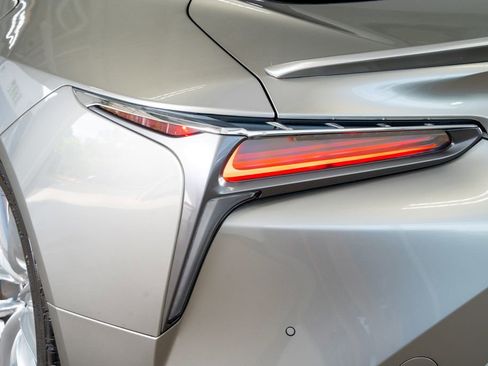 Used 2018 Lexus LC 500 Coupe w/ Touring Package RWD image 16