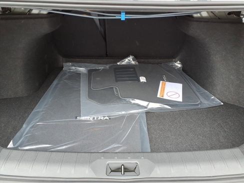 New 2026 Nissan Sentra SR w/ Floor Mat Package image 6