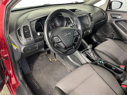 Used 2018 Kia Forte S image 3