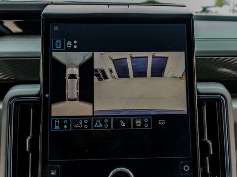 Used 2025 GMC Yukon AT4 w/ AT4 Premium Plus Package AWD/4WD image 24