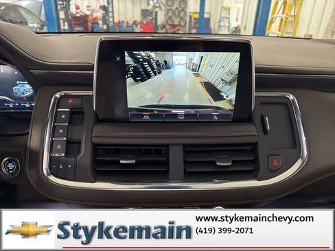 Used 2023 GMC Yukon SLT w/ Max Trailering Package image 5