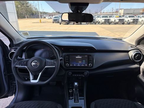 Used 2021 Nissan Kicks SV image 19