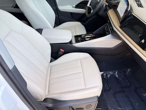 Used 2025 Audi Q5 Premium AWD/4WD image 31