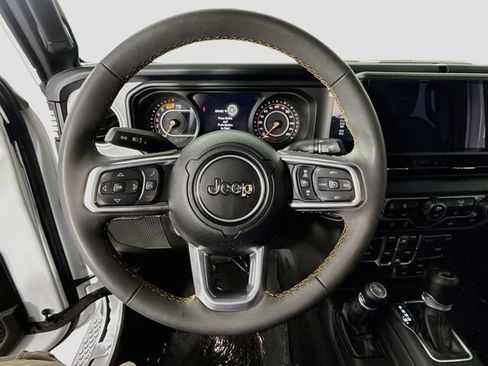 Used 2024 Jeep Wrangler Unlimited Sahara AWD/4WD image 11