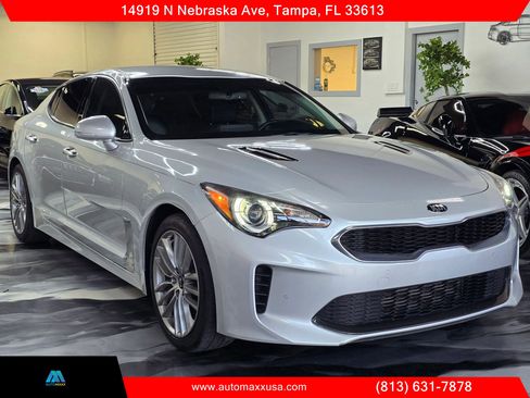 Used 2018 Kia Stinger RWD image 10