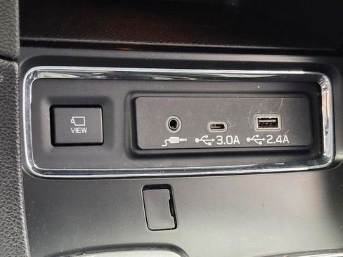 Used 2023 Subaru Ascent Limited w/ Technology Package image 31