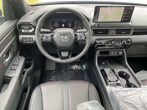 New 2026 Honda Pilot Black Edition image 10