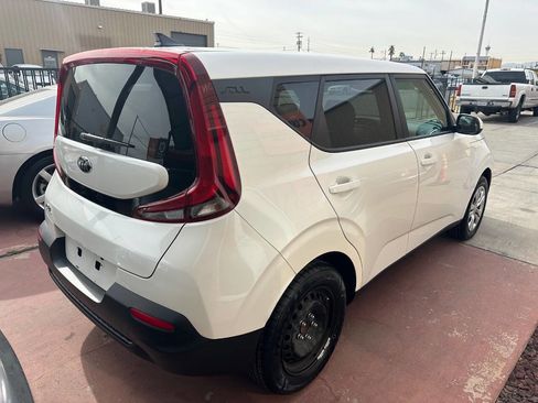Used 2020 Kia Soul LX image 9