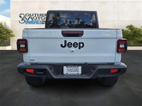New 2024 Jeep Gladiator Sport image 4