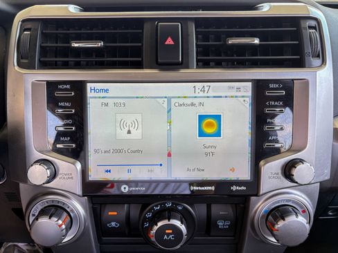 Used 2022 Toyota 4Runner SR5 Premium w/ Moonroof Package AWD/4WD image 33