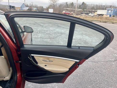 Used 2018 BMW 330i xDrive Sedan w/ Premium Package image 28