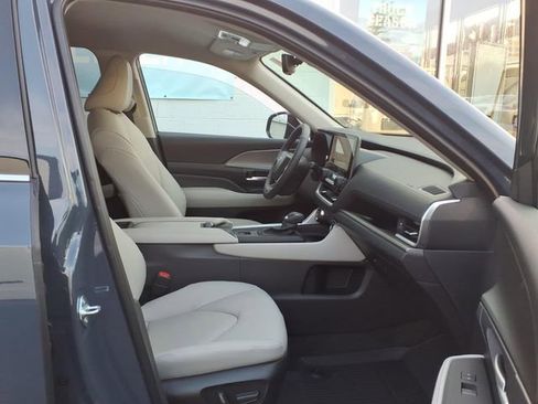 Used 2026 Toyota Grand Highlander AWD image 20