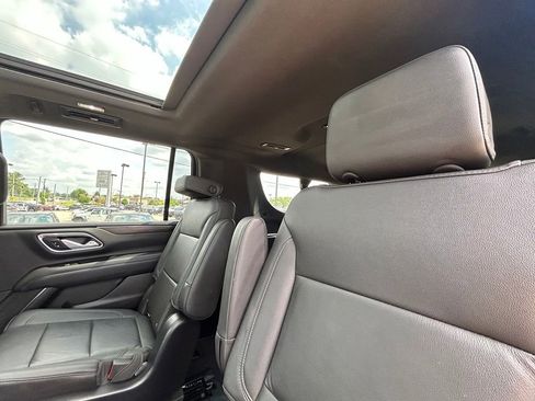 Used 2022 Chevrolet Suburban LT AWD/4WD image 26