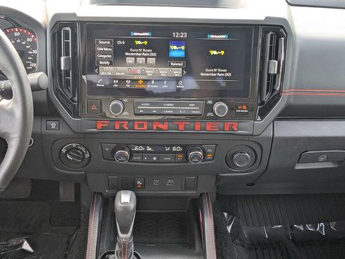Used 2025 Nissan Frontier PRO-4X w/ Interior Protection Package AWD/4WD image 18