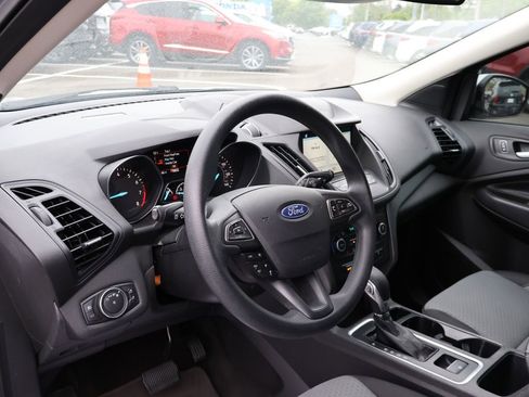 Used 2019 Ford Escape SE FWD image 16