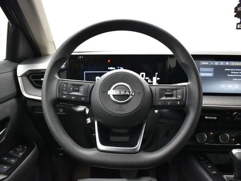 Used 2025 Nissan Kicks SV image 20