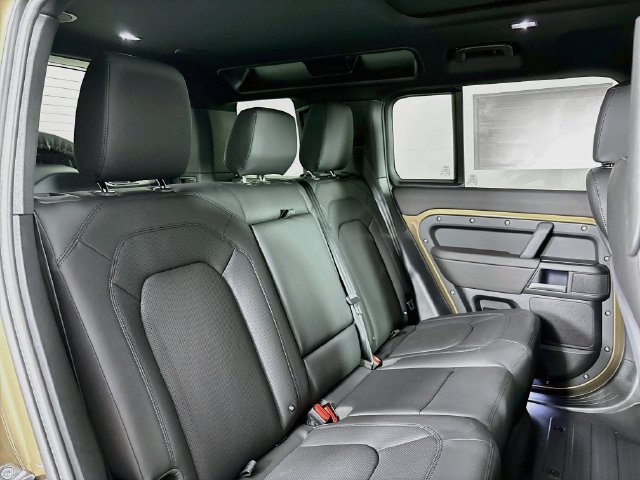 New 2026 Land Rover Defender 110 X-Dynamic SE AWD/4WD image 25