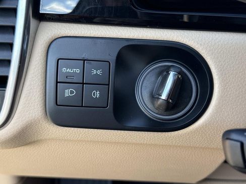 Used 2022 Porsche Cayenne Platinum Edition AWD/4WD image 44