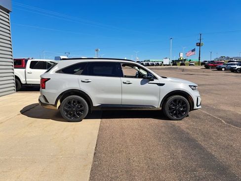 Used 2023 Kia Sorento SX AWD/4WD image 4