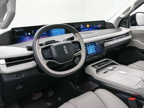 Used 2025 Lincoln Navigator Reserve AWD/4WD image 17