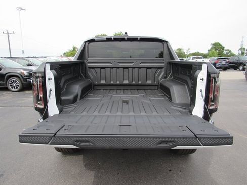 New 2026 GMC Hummer EV 4x4 Crew Cab image 32