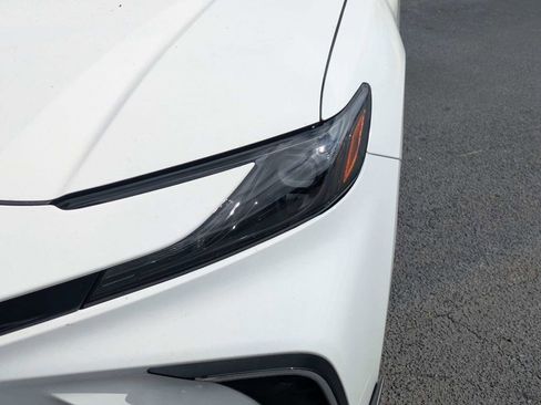 Used 2025 Toyota Camry SE FWD image 11