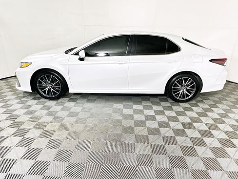 Used 2023 Toyota Camry XLE FWD image 6