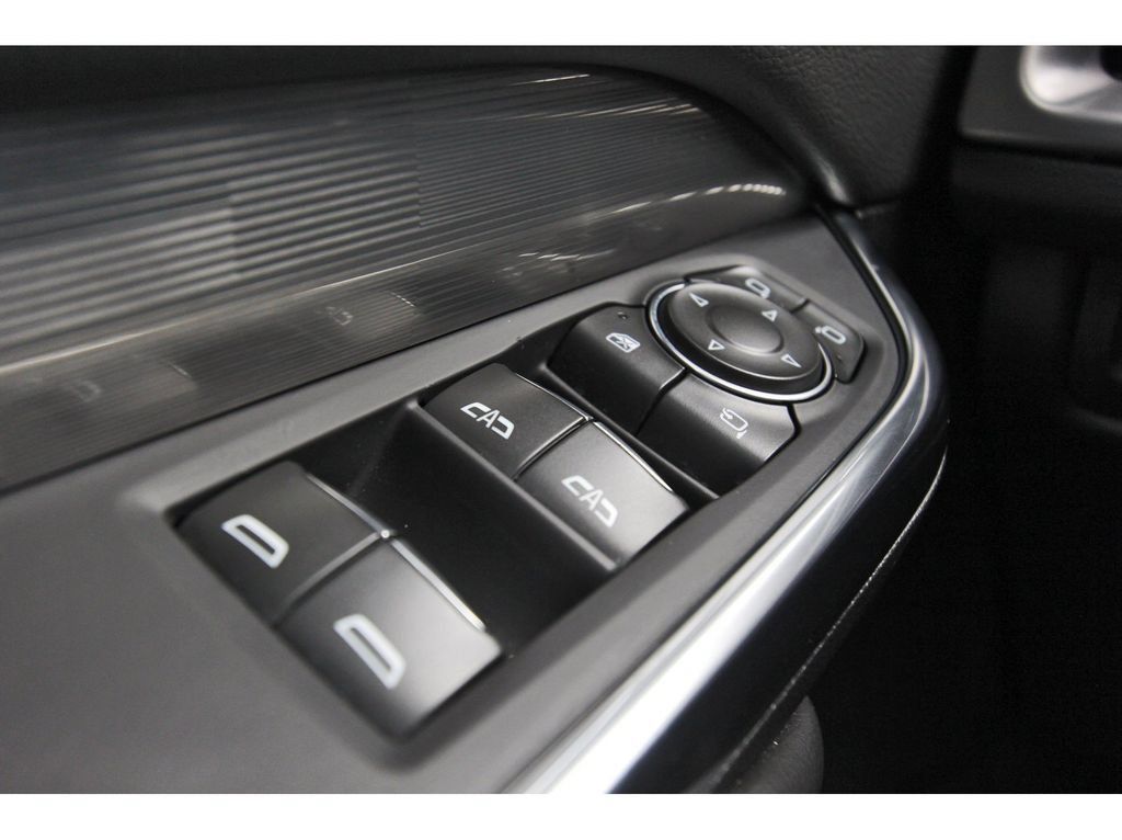 Certified 2025 Cadillac XT4 Premium Luxury FWD image 20