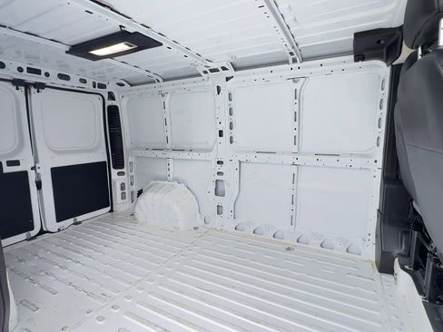 Used 2025 RAM ProMaster 2500 w/ Convenience Group image 16