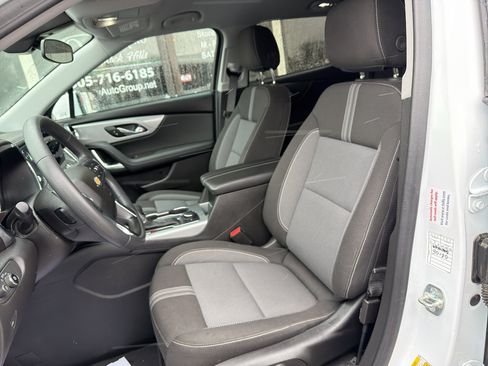 Used 2025 Chevrolet Blazer LT AWD/4WD image 16