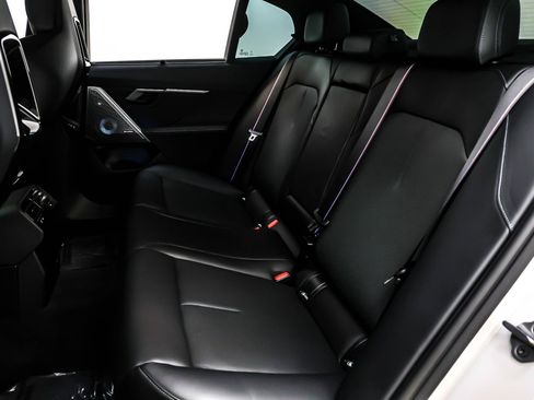 Used 2025 BMW M5 w/ Executive Package image 8