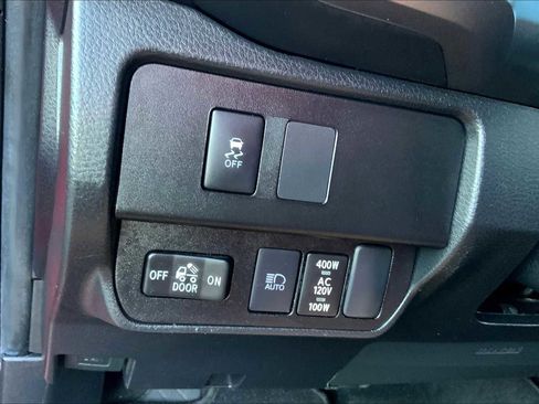 Used 2022 Toyota Tacoma TRD Off-Road image 32