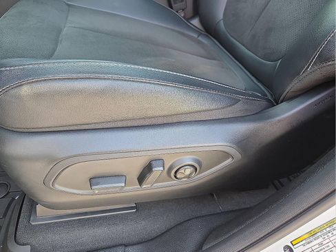 Used 2025 Jeep Grand Cherokee L Altitude image 15