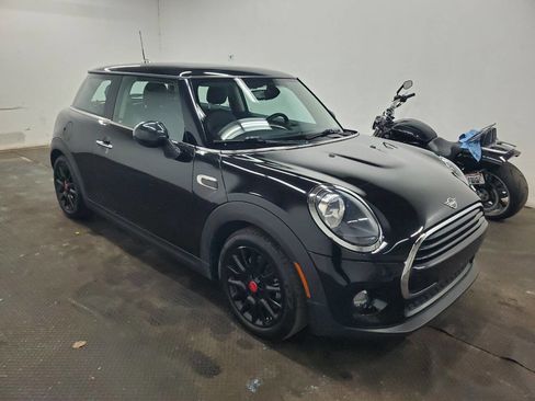 Used 2019 MINI Cooper 2-Door Hardtop w/ Signature Upholstery Package image 3