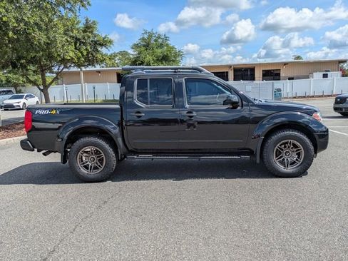 Used 2018 Nissan Frontier PRO-4X AWD/4WD image 2