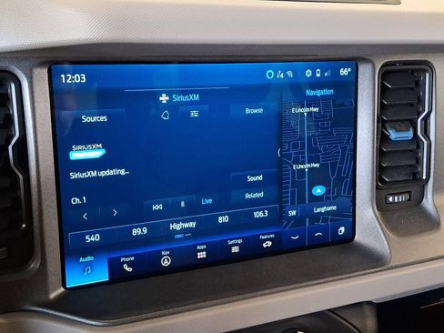 Used 2024 Ford Bronco Wildtrak image 17