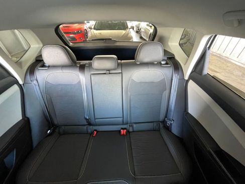 Used 2025 Volkswagen Taos SE image 36