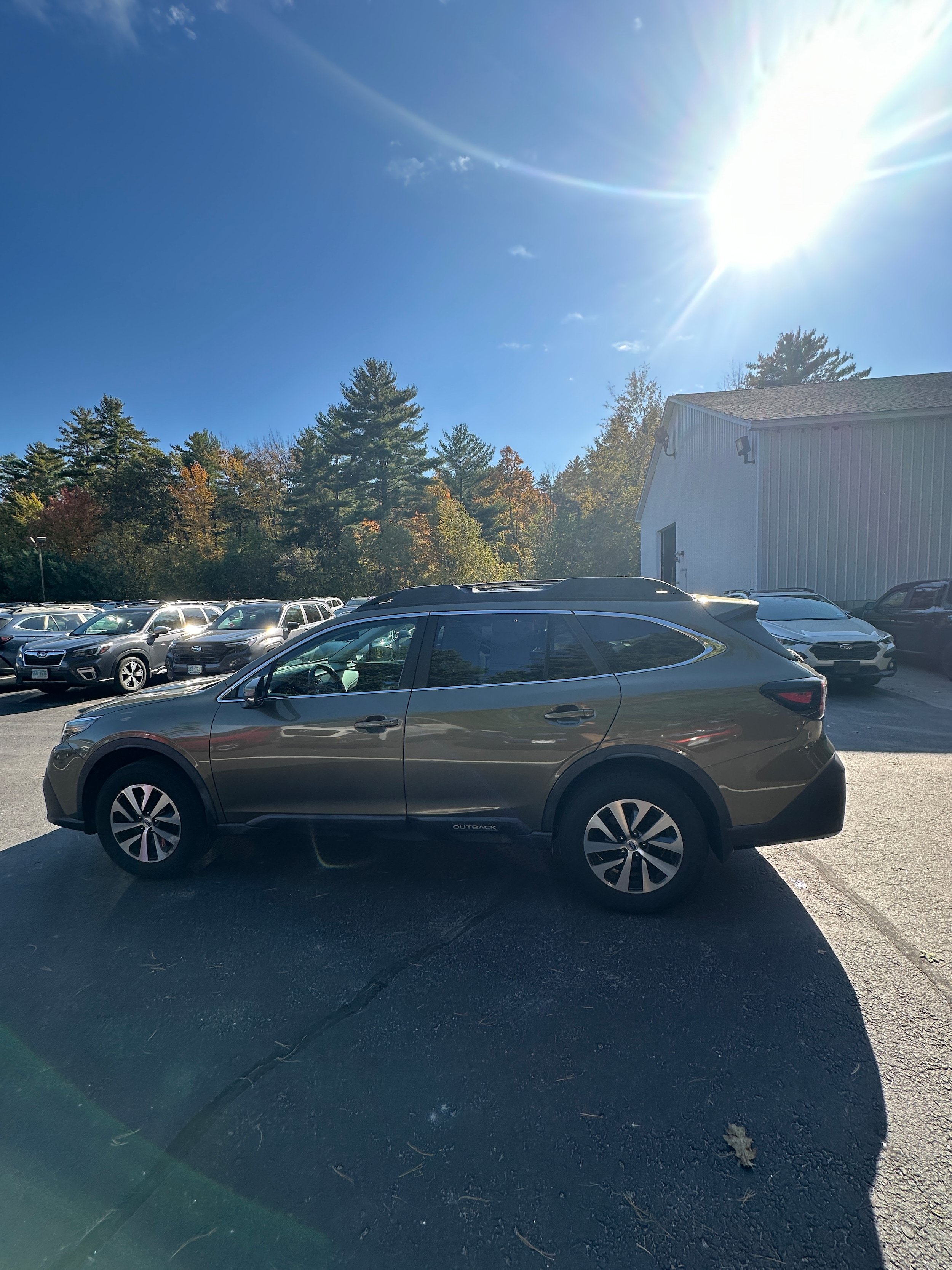 Used 2020 Subaru Outback Premium AWD/4WD image 11