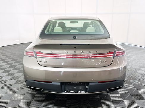 Used 2018 Lincoln MKZ Premiere w/ Magnetic Appearance Package FWD image 4