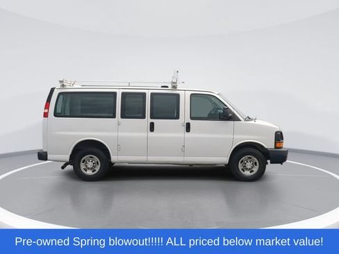 Used 2016 Chevrolet Express 2500 RWD image 9
