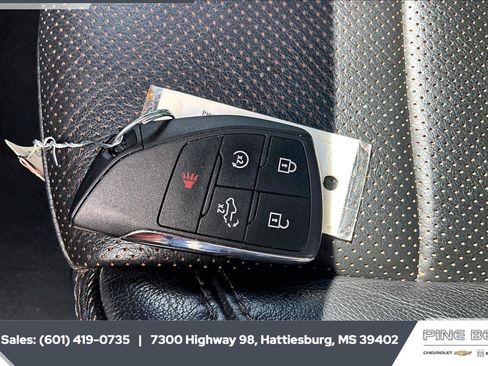 Used 2023 Chevrolet Silverado 1500 High Country w/ Technology Package AWD/4WD image 10