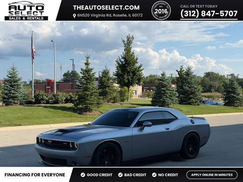 Used 2015 Dodge Challenger SRT RWD image 1