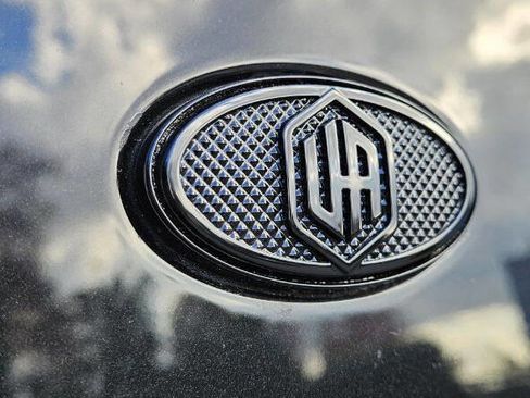 Used 2024 Land Rover Defender 110 V8 image 72