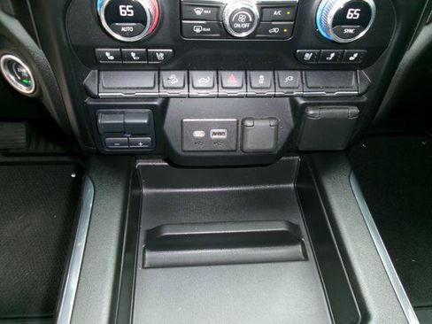 Used 2023 GMC Sierra 2500 AT4 AWD/4WD image 14