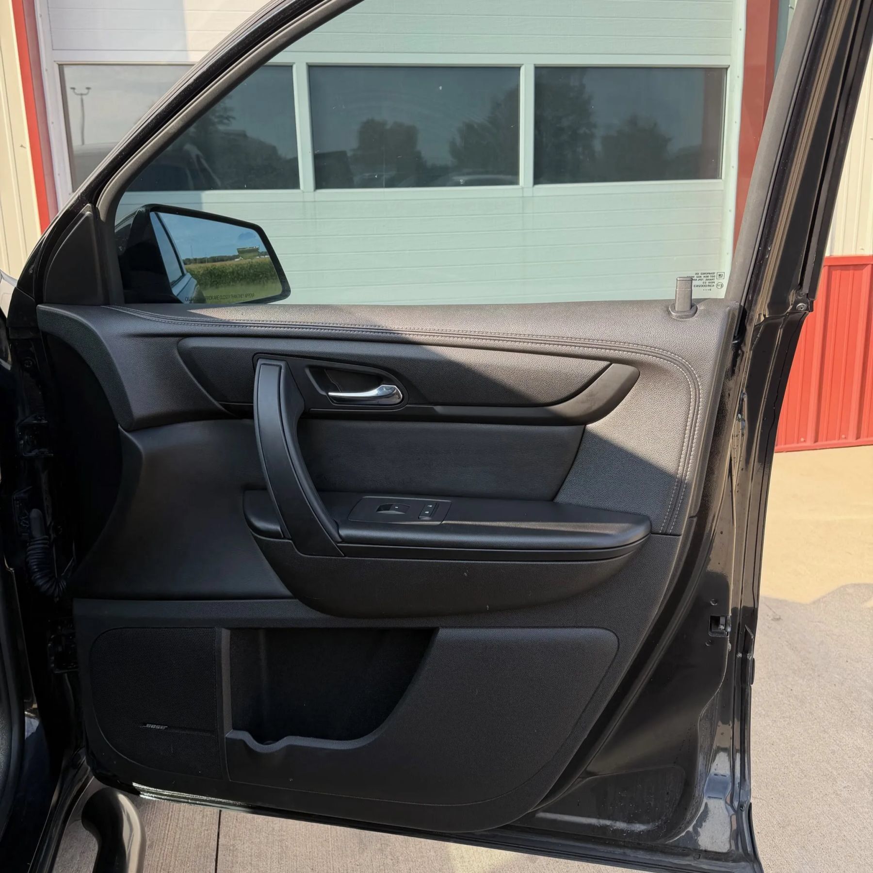 Used 2014 Chevrolet Traverse LT FWD image 17