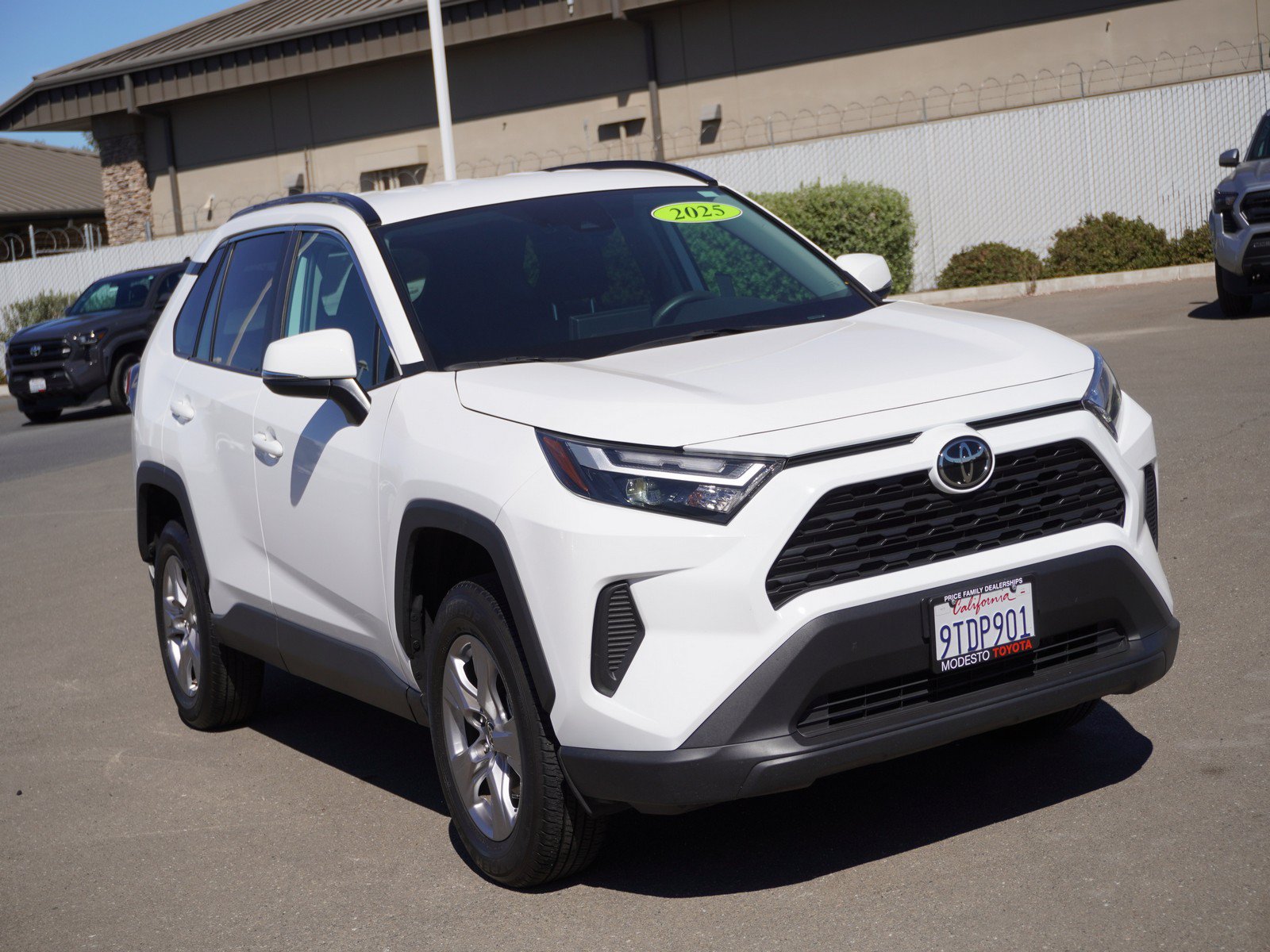 Used 2025 Toyota RAV4 XLE w/ Weather Package AWD/4WD image 1
