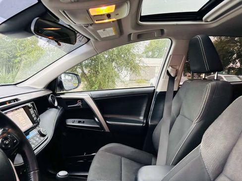 Used 2018 Toyota RAV4 XLE image 21